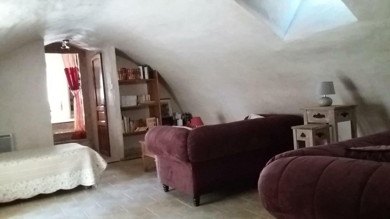 Le Passe Compose Villa มีโญ ภายนอก รูปภาพ